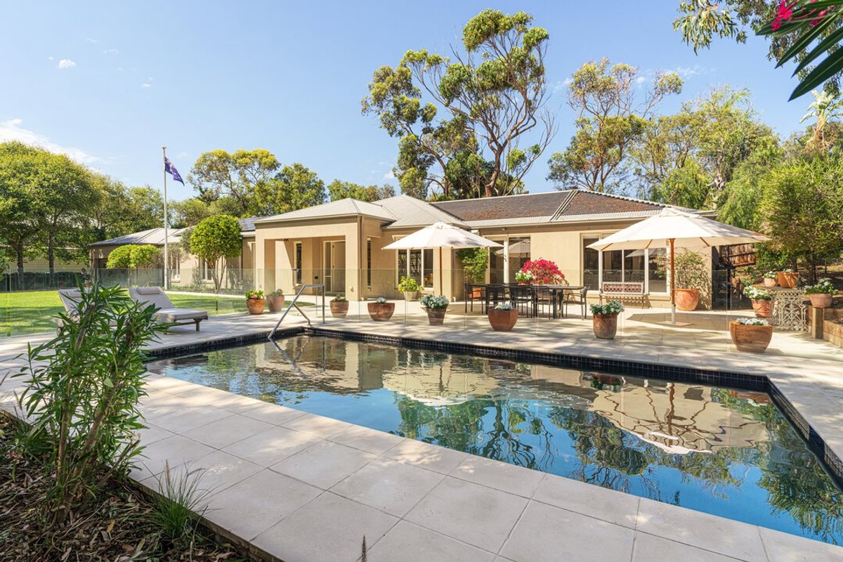 Monaro, Portsea — main view