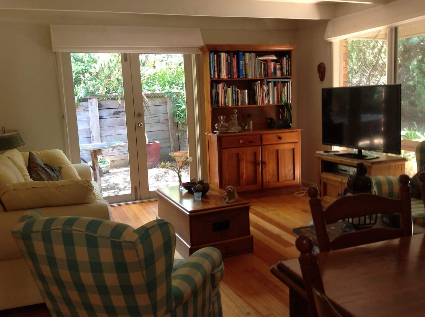 Sorrento Beach House — sitting room