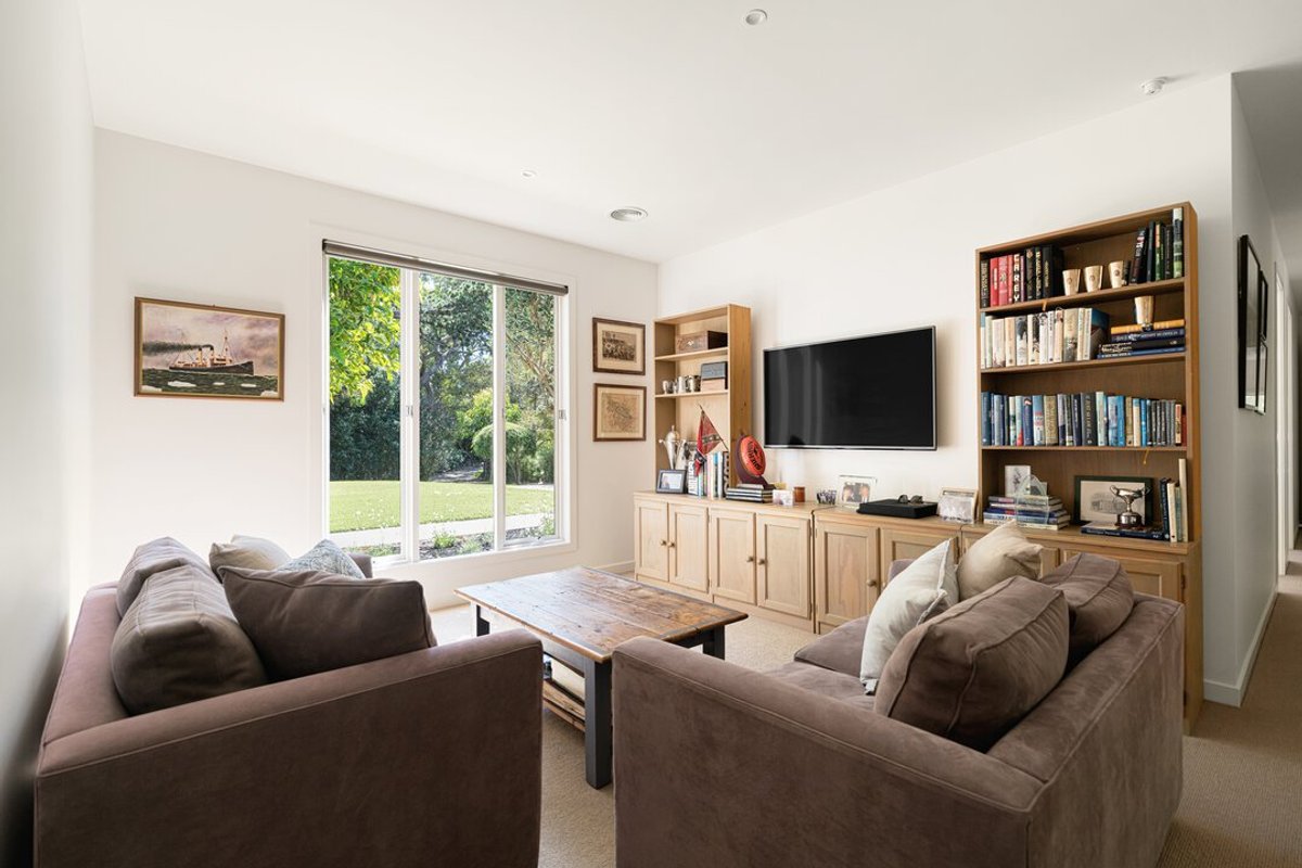 Monaro, Portsea — Study sitting area